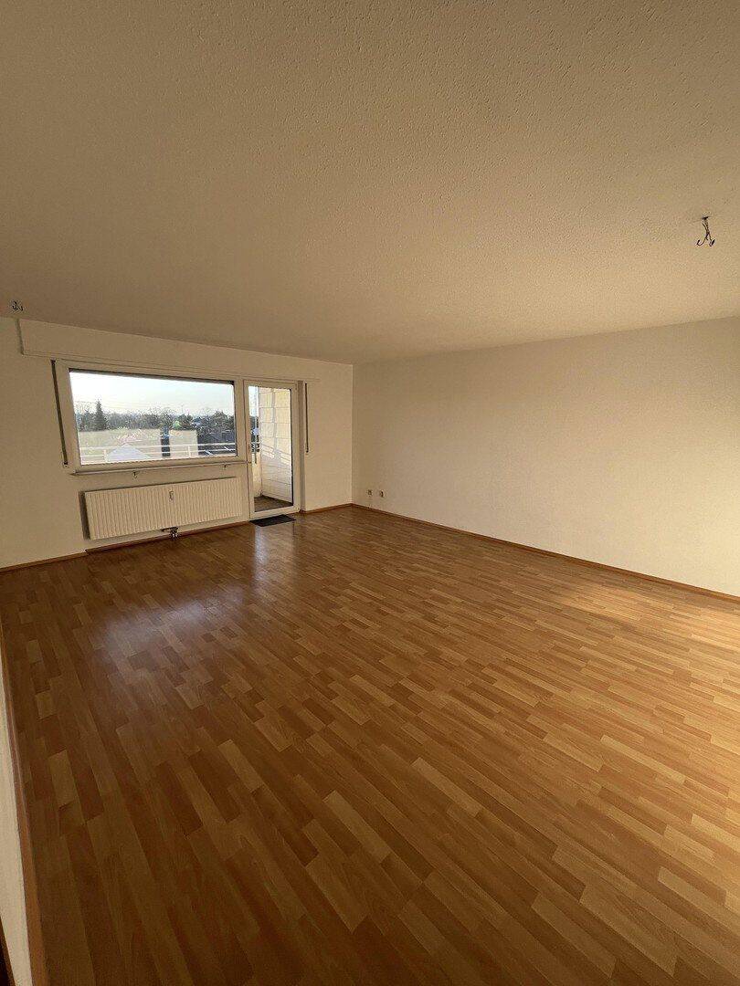 Thumbnail-3 Zimmer Wohnung mit Balkon, Fahrstuhl, TG-Stellplatz in Schwetzingen zu vermieten