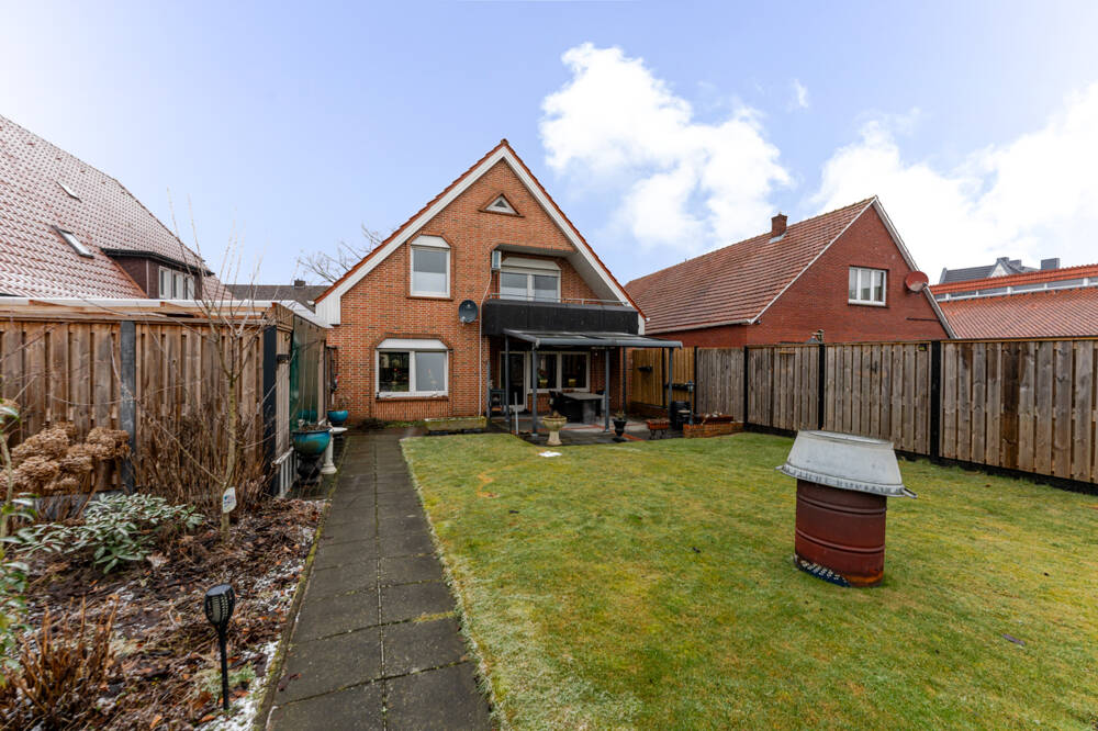 Thumbnail-Gepflegtes Zweifamilienhaus in zentraler Lage von Veldhausen