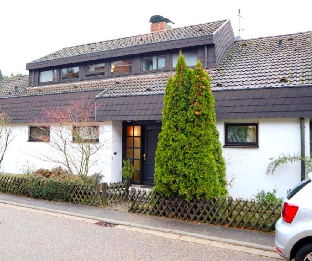 Thumbnail-Einfamilienhaus mit Einliegerwohnung und beeindruckender Aussicht und Raum für Ihre Ideen