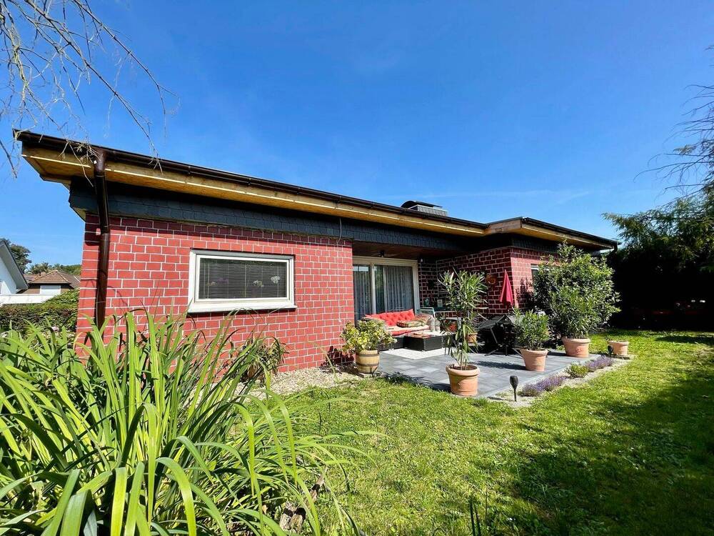 Thumbnail-Fröndenberg-Frömern: Freistehender Bungalow mit Garage in familienfreundlicher Lage!