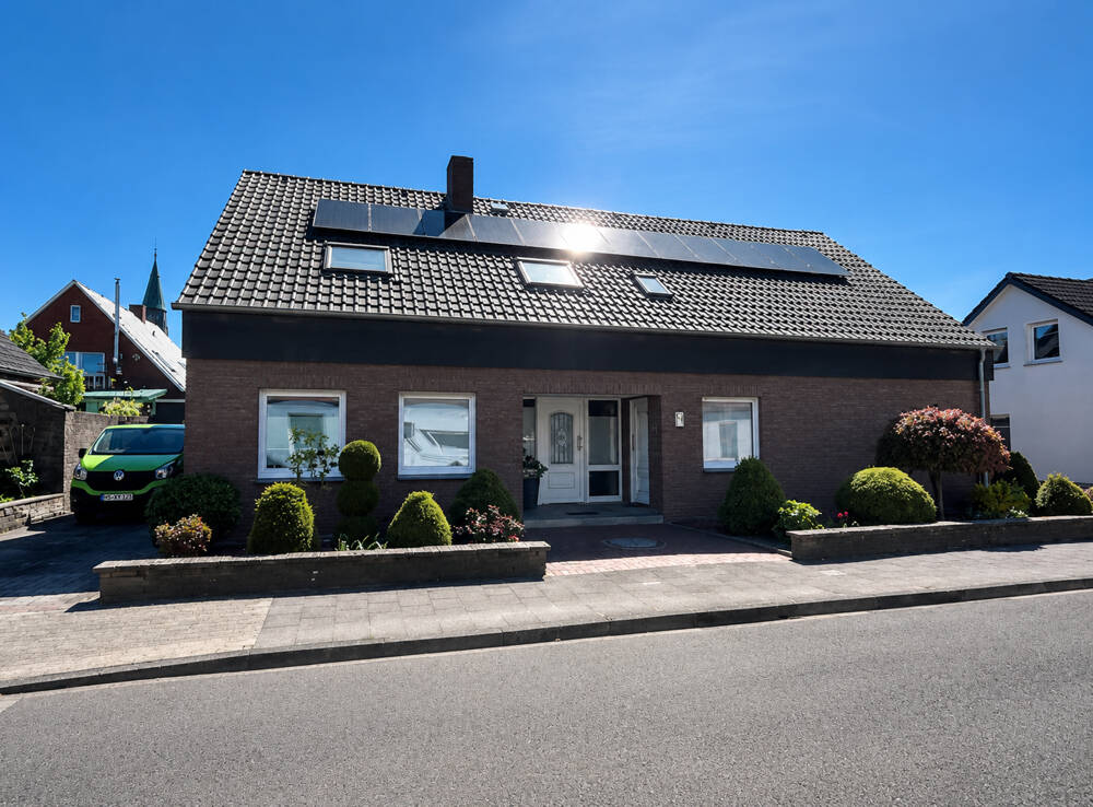 Thumbnail-Modernisiertes Einfamilienhaus mit Einliegerwohnung