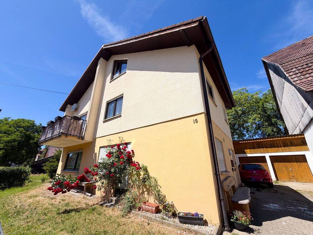 Thumbnail-Mehrfamilienhaus mit Nebengebäuden und großem Grundstück - ideal für Pferdehalter