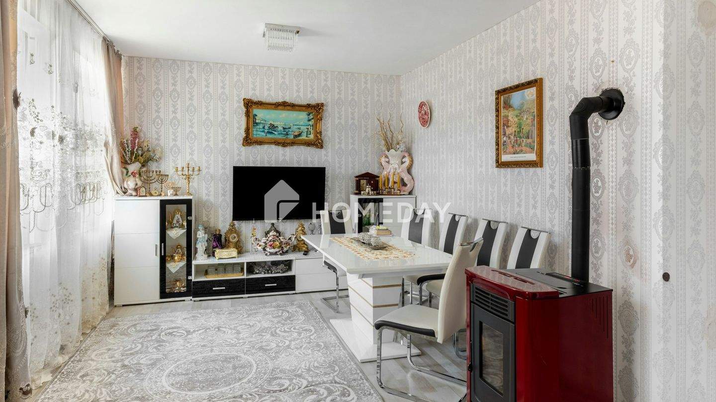 Thumbnail-Vielseitig nutzbar & sofort verfügbar: Einfamilienhaus mit ELW und schönem Grundstück