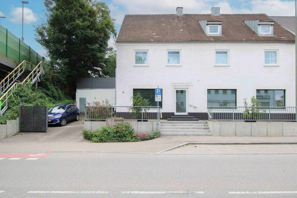 Thumbnail-Eigennutzer oder Investor? Dieses Objekt kann beides !Renoviertes Wohn-und Geschäftshaus in Top Lage