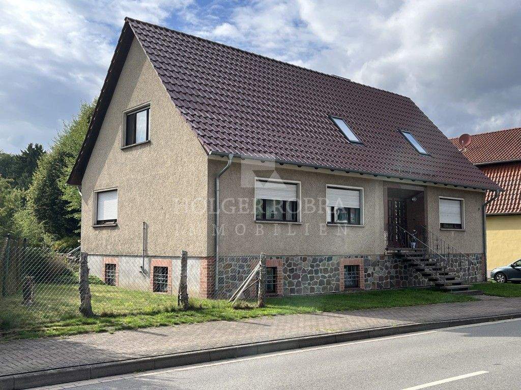 Thumbnail-Großes Einfamilienhaus mit schönem Grundstück!