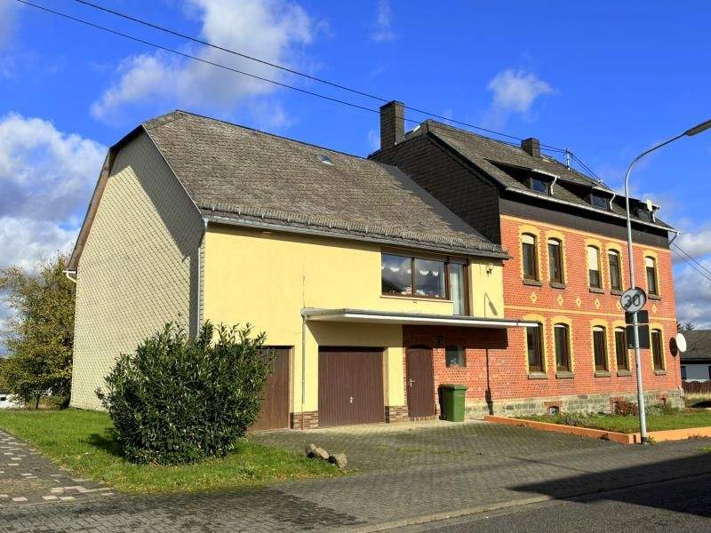 Thumbnail-Liebhaberanwesen: Charmantes und urgemütliches Zweifamilienhaus mit Nebengebäude in Alpenrod