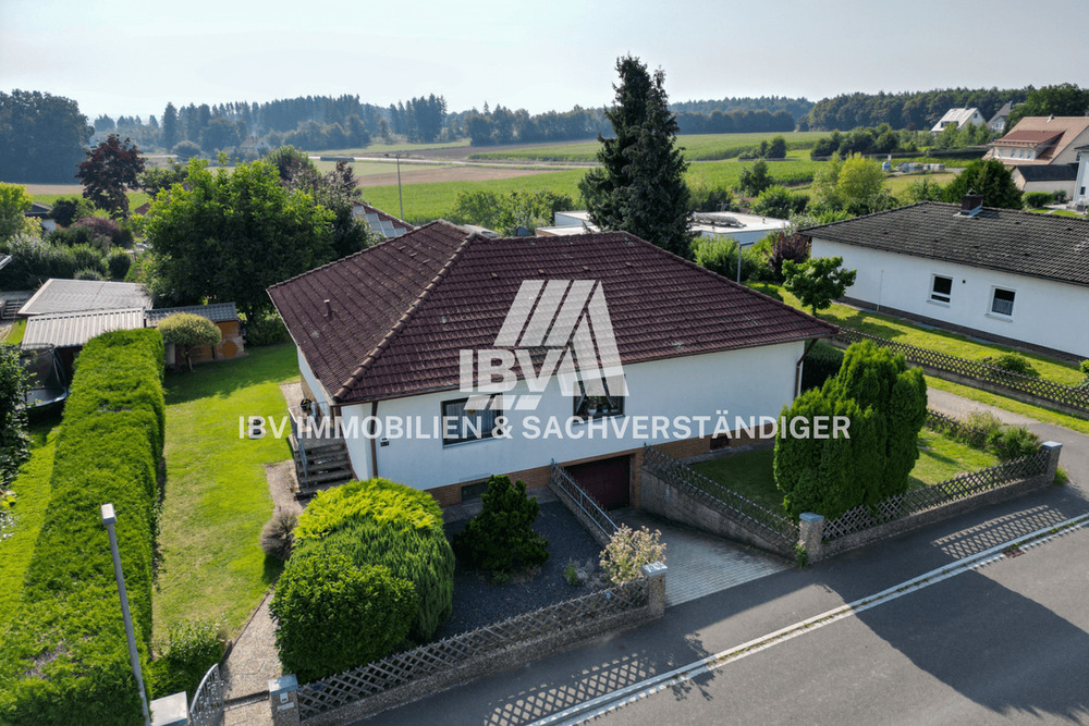 Thumbnail-Bungalow in Amberg-Fuchsstein - naturnah wohnen!