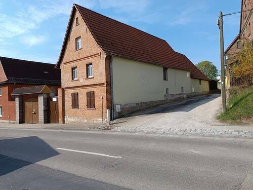 Thumbnail-- Einfamilienhaus mit Nebengebäude auf kleinem Grundstück -