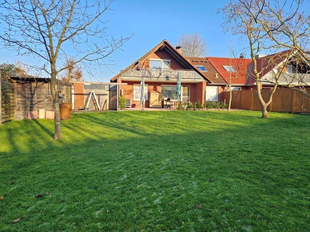 Thumbnail-DHH mit Einfamilienhaus-Charakter = Größe & Aufteilung Toller Garten! Mit Garage!