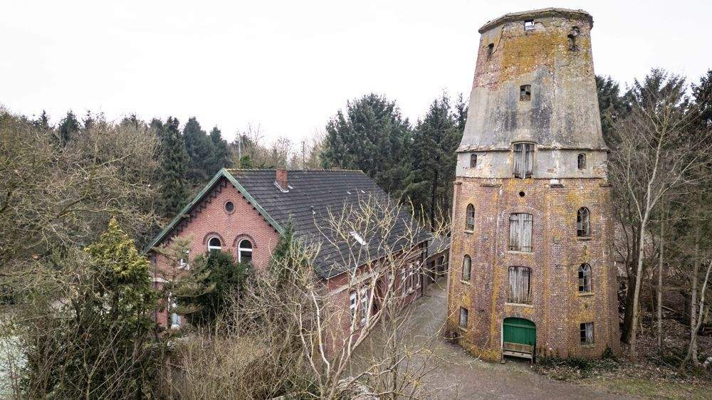 Thumbnail-Historisches Anwesen mit Mühlenstumpf, zwei Wohneinheiten, Waldbestand & über 2,8 ha Land! Sanieren Sie Ihren Traum auf dem Land!