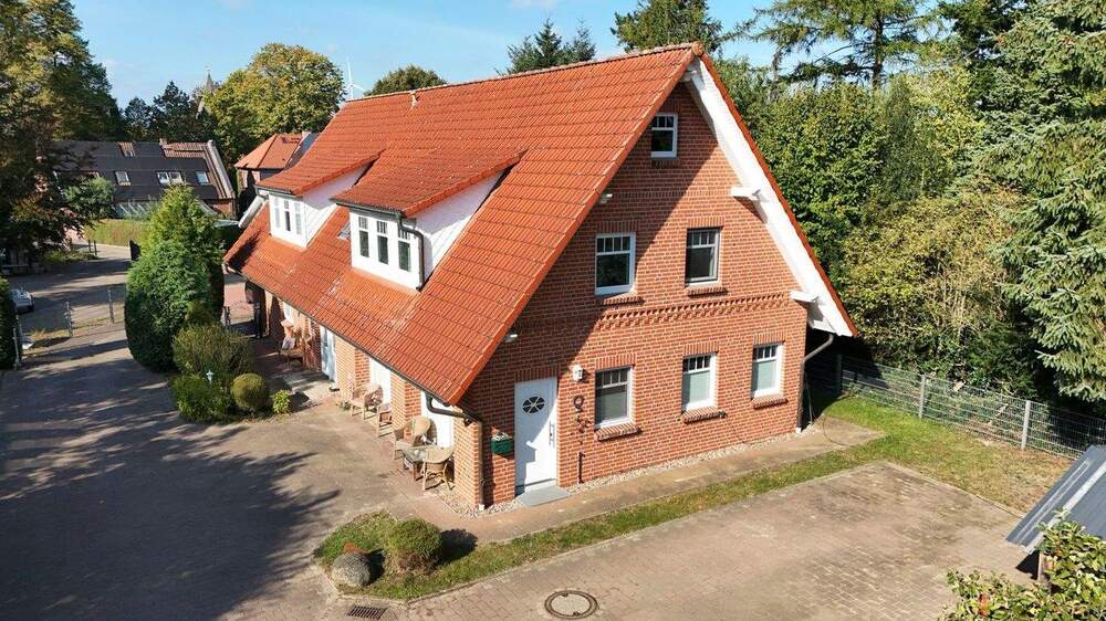 Thumbnail-Top gepflegtes Mehrfamilienhaus im Landhausstil im Ortskern von Pattensen!
