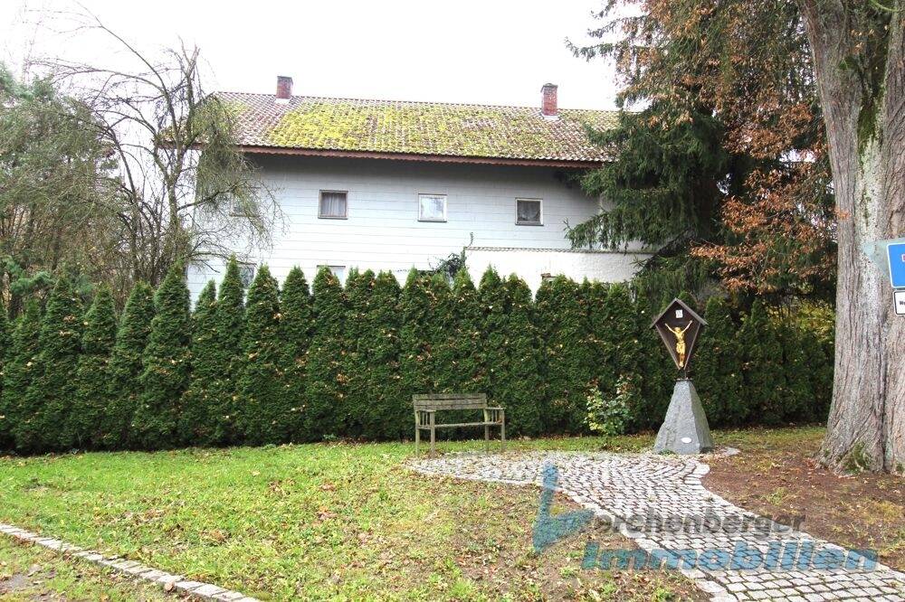 Thumbnail-***Ehemalige Hofstelle mit Nebengebäuden und großem Grundstück in Roßbach***