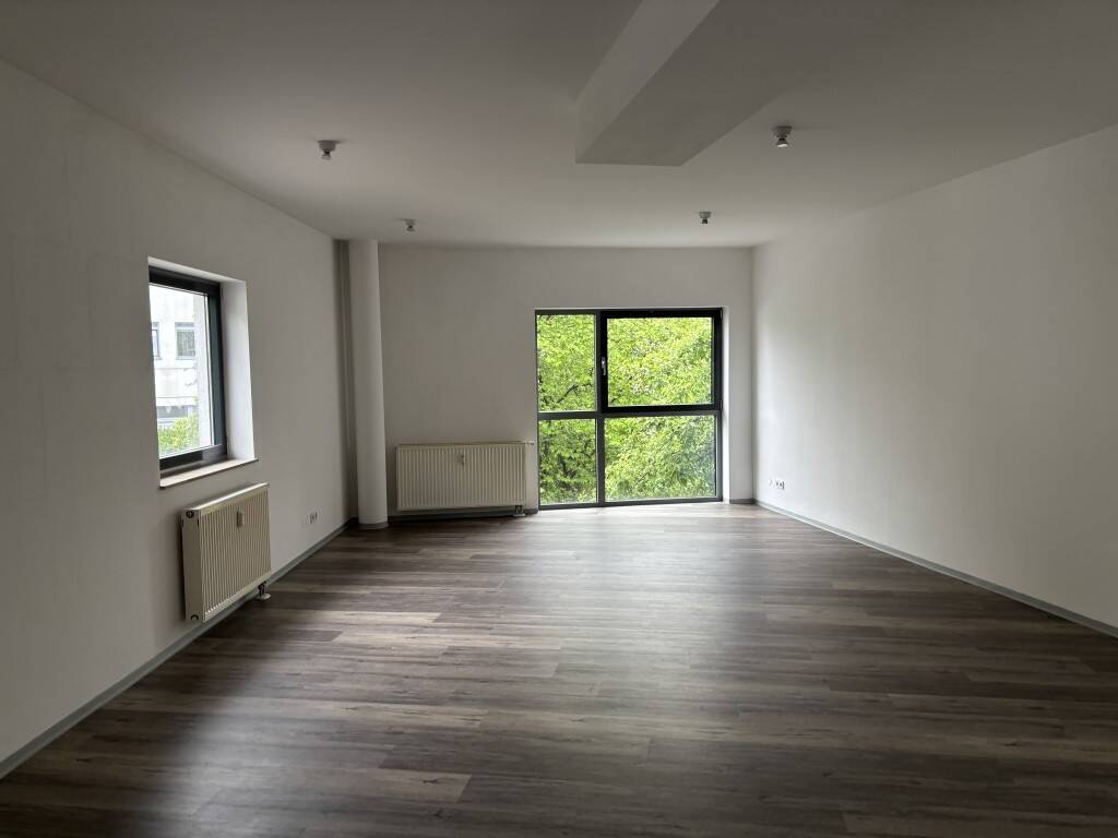 Thumbnail-Viel Platz für Ihren Erfolg bietet dieses helle Einzelbüro mit separatem Archivraum!