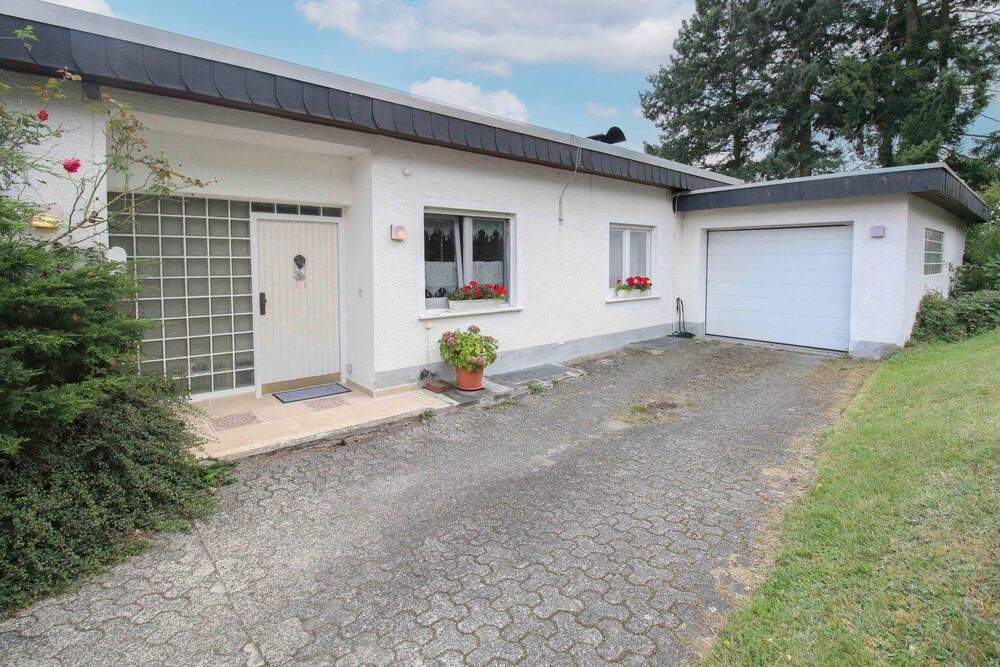 Thumbnail-Wohnen mit Sonne & Weitblick: Ihr Einfamilienhaus in Heidenrod mit zwei Terrassen und großem Balkon