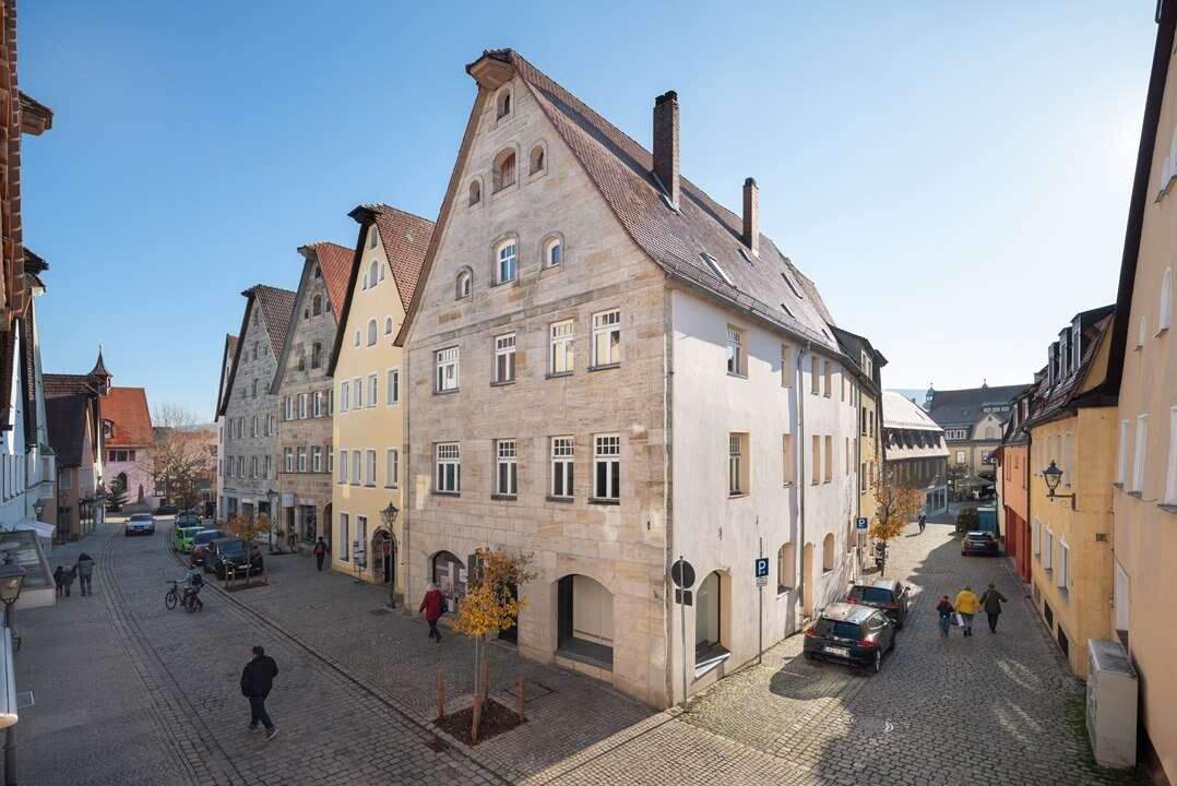 Thumbnail-Repräsentatives Altstadthaus im Herzen Hersbrucks - nach Sanierung für Wohnprojekt oder Hotel geeignet