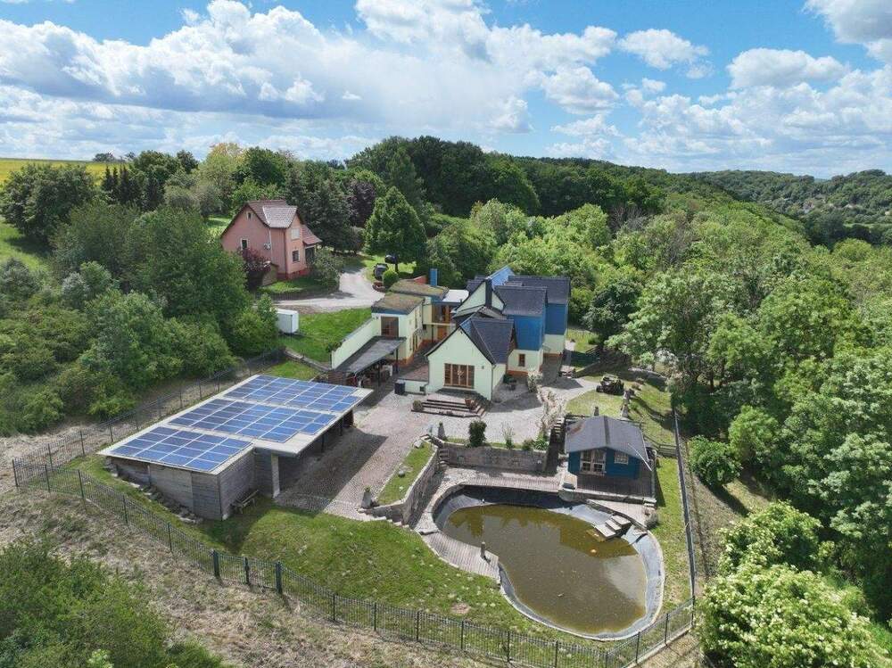 Thumbnail-+++ Wunderschönes Einfamilienhaus mit mehreren Wohneinheiten und mitten im Grünen +++