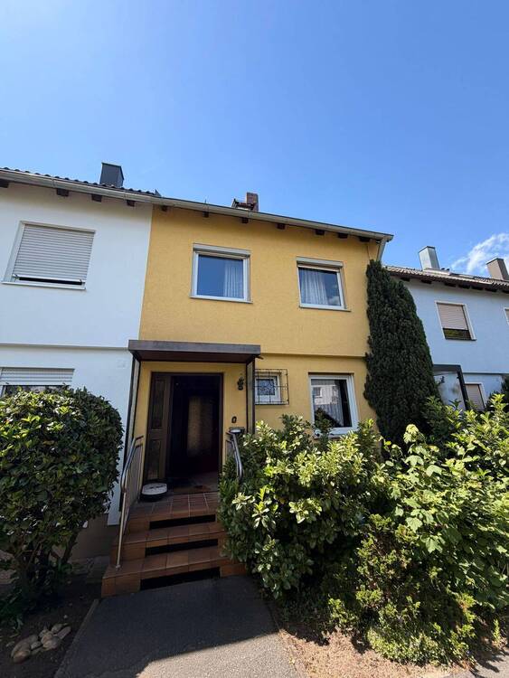 Thumbnail-Familienfreundliches Reihenmittelhaus mit Wintergarten, 5 Zimmern und 2 Garagen