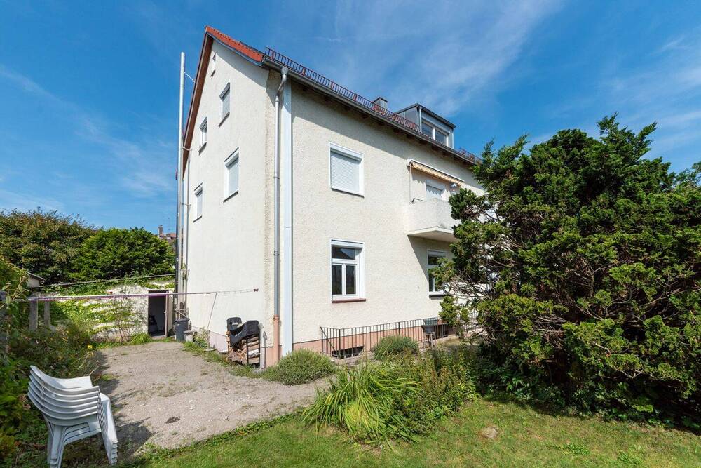 Thumbnail-AIGNER - Gepflegtes, attraktives 3-Familienhaus in Pasing - teilmodernisiert mit großem Garten