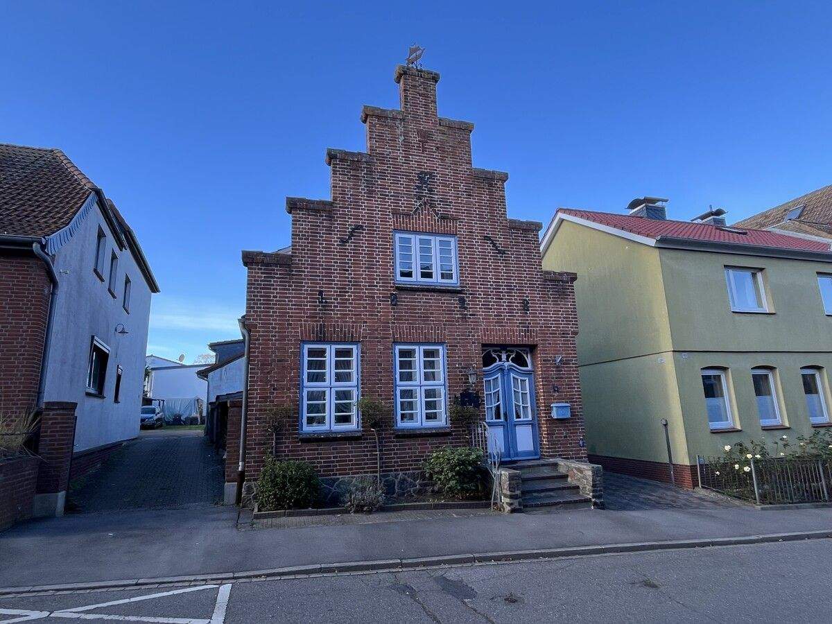 Thumbnail-Historisches Wohnhaus im Herzen Heiligenhafens mit Wintergarten und Carport