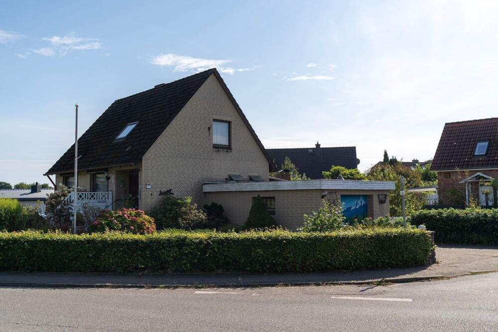 Thumbnail-Einfamilienhaus, ca. 102,94m² Wohnfläche, ca. 56,03m² Nutzfläche auf ca. 591m² Grund in 22941 Hammoor