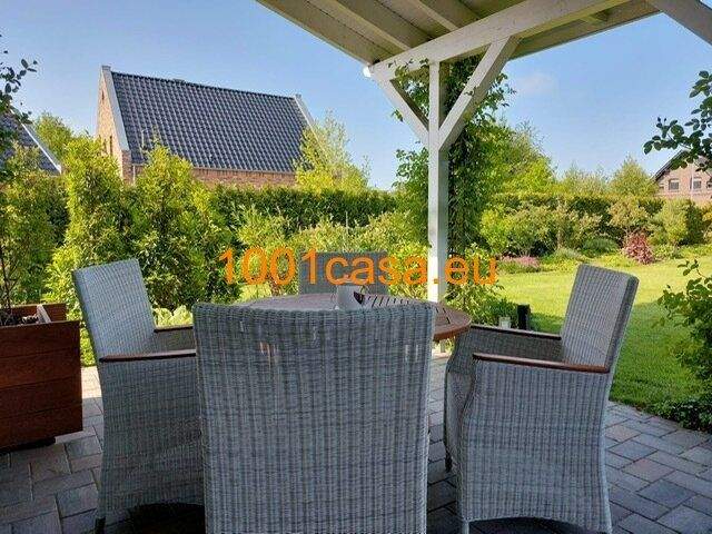 Thumbnail-Einfamilienhaus mit Garage, gepflegter Garten mit Teich, kein Reparaturstau, direkt bezugsfähig, Klinkerfassade, ruhige Wohnlage mit 1-Familienhäusern