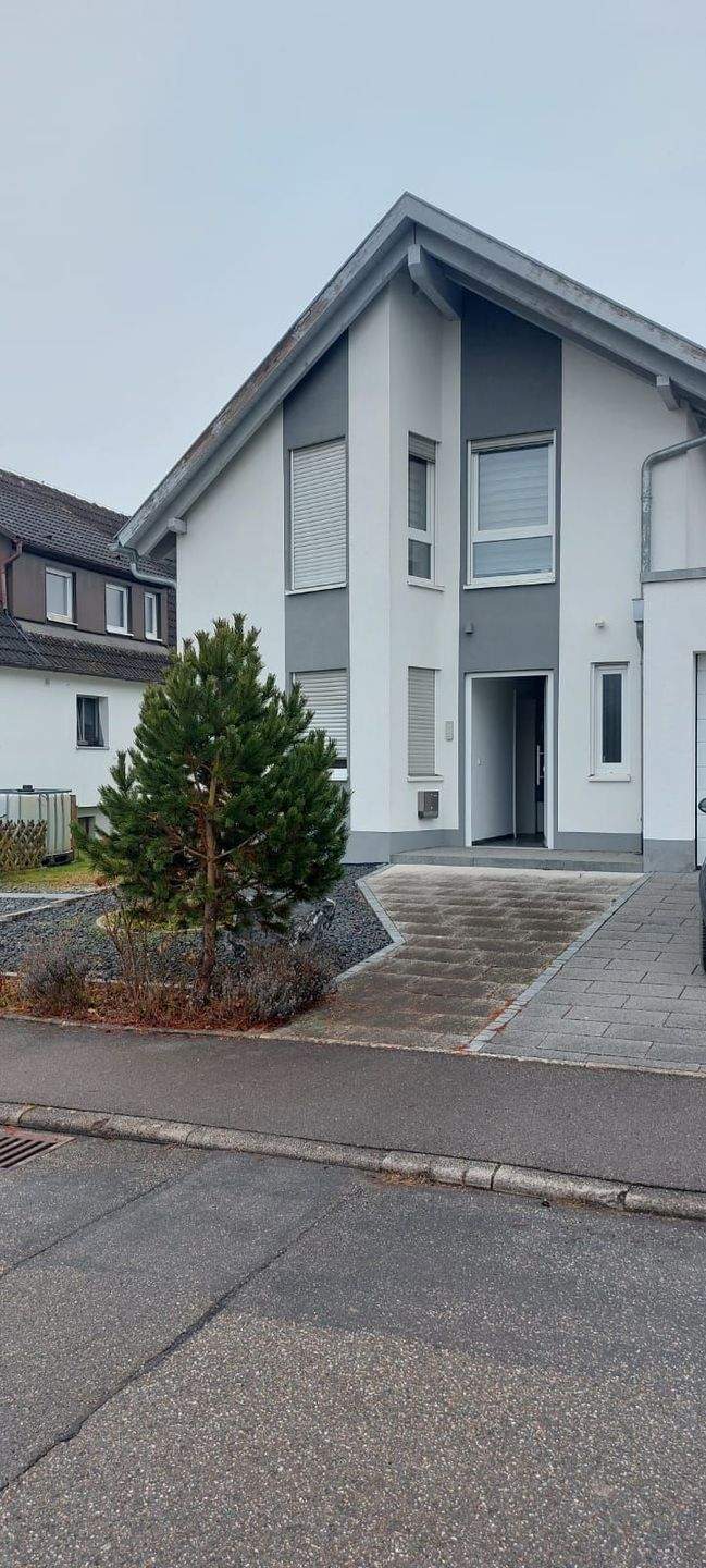 Thumbnail-Haus in ruhiger Lage mit Swimmigpool