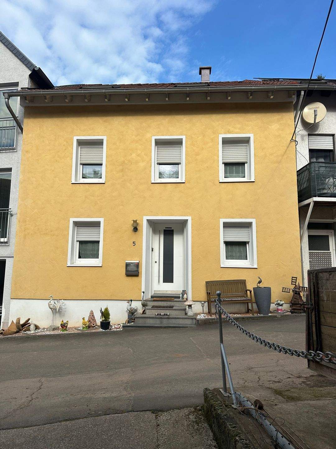 Thumbnail-Wohnhaus + Große Scheune für 6-8 Autos Ideal für Schrauber