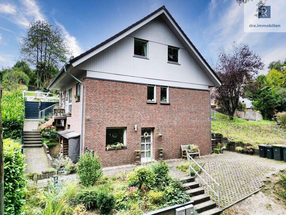 Thumbnail-Einfamilienhaus mit Einliegerwohnung und großem Garten in Neunkirchen-Seelscheid