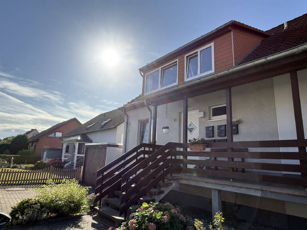 Thumbnail-Charmante Doppelhaushälfte mit zwei Wohneinheiten und schönem Garten in Göttingen-Holtensen