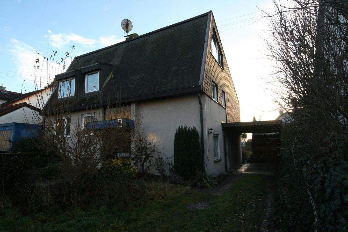 Thumbnail-Großzügiges Einfamilienhaus mit Einliegerwohnung im Herzen von Steinenbronn