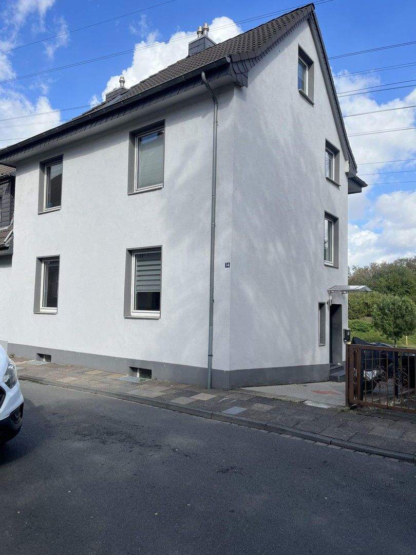 Thumbnail-Geräumiges 6-Zimmer Reihenhaus in Duisburg-Süden