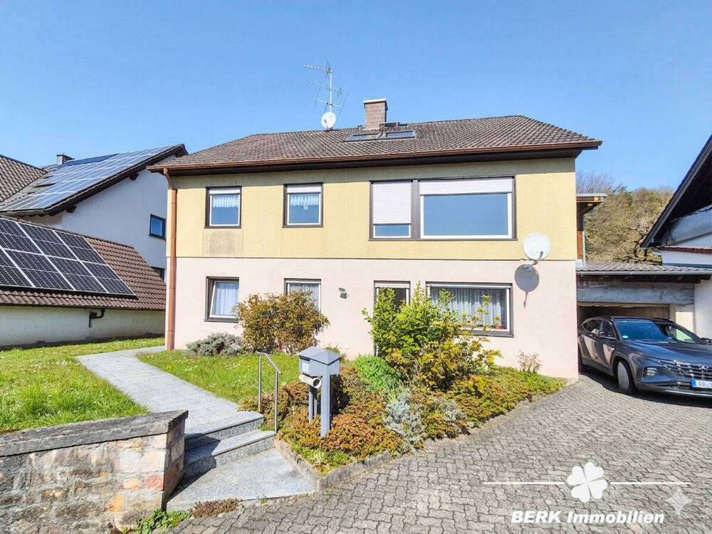 Thumbnail-BERK Immobilien - Leben mit Aussicht: idyllisch gelegenes Ein- bis Zweifamilienhaus mit ELW in Sulzbach Soden
