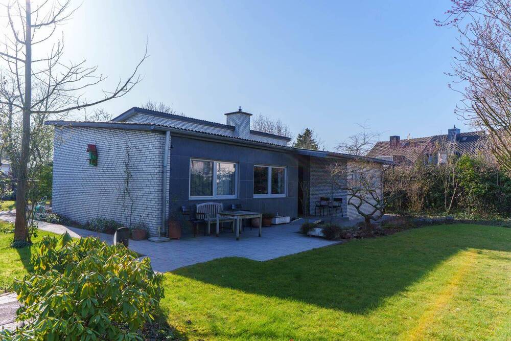 Thumbnail-Exklusiver Bungalow mit Wintergarten & großzügigem Garten