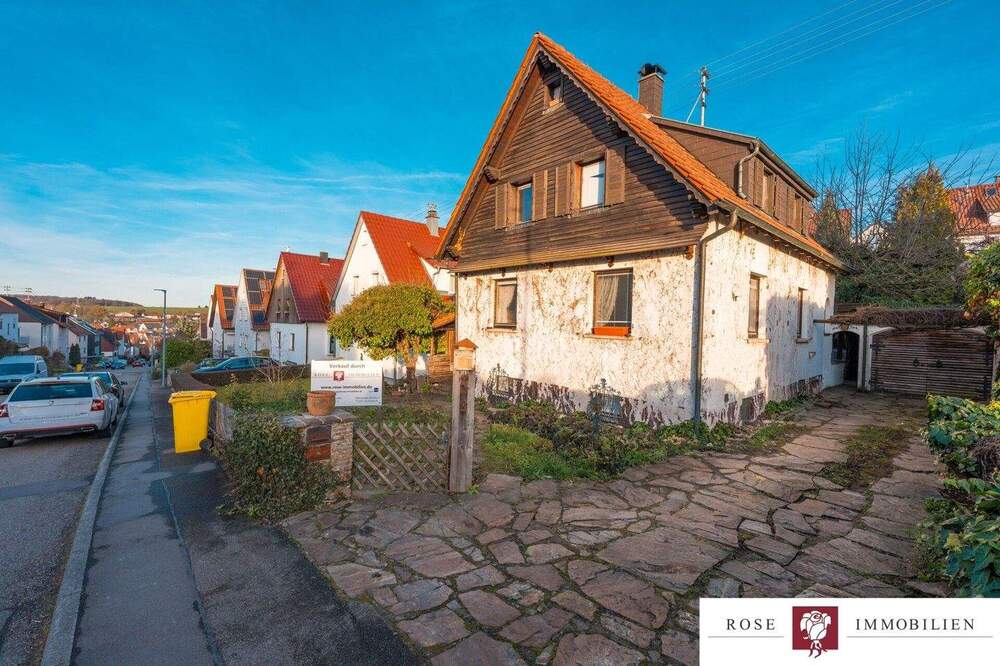 Thumbnail-Der Traum vom Eigenheim! Kernsanierungsbedürftiges Einfamilienhaus mit Garage in toller Lage von Schwaikheim