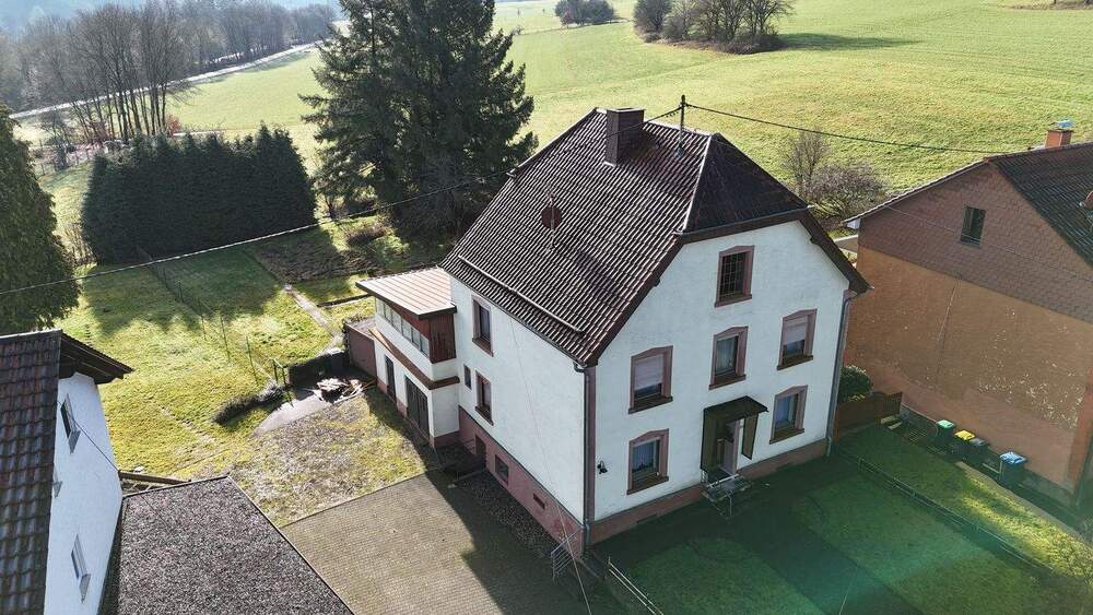 Thumbnail-Wohnhaus mit 3860 m2 Grundstück in ruhiger Lage