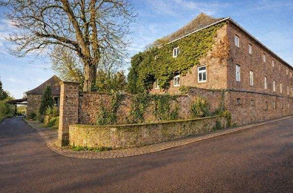 Thumbnail-EIN BESONDERES ANWESEN MIT HISTORIE