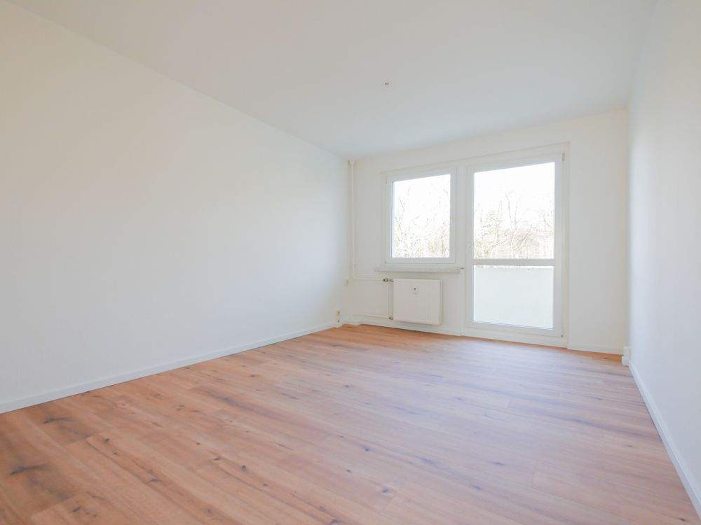 Thumbnail-Wohnkomfort in Neustadt (Sa): Traumwohnung (3 Zi.) mit Tageslichtbad, Balkon & Stellplatz