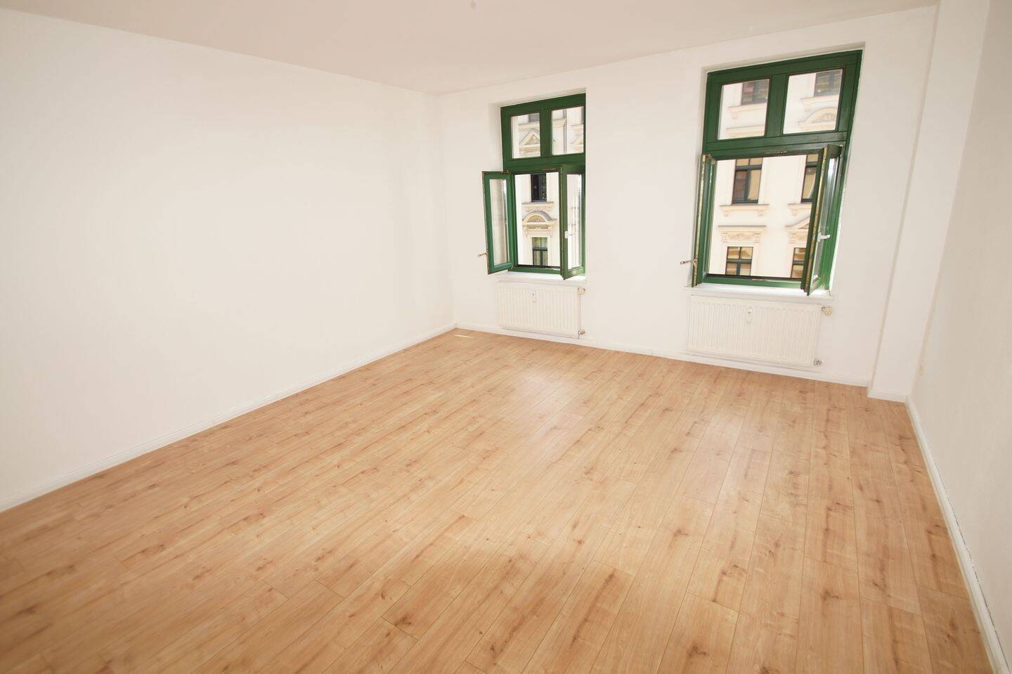 Thumbnail-Denkmalgeschützte 3-Zi.-Whg. im Gründerzeithaus in ruhiger Seitenstraße in Anger-Crottendorf