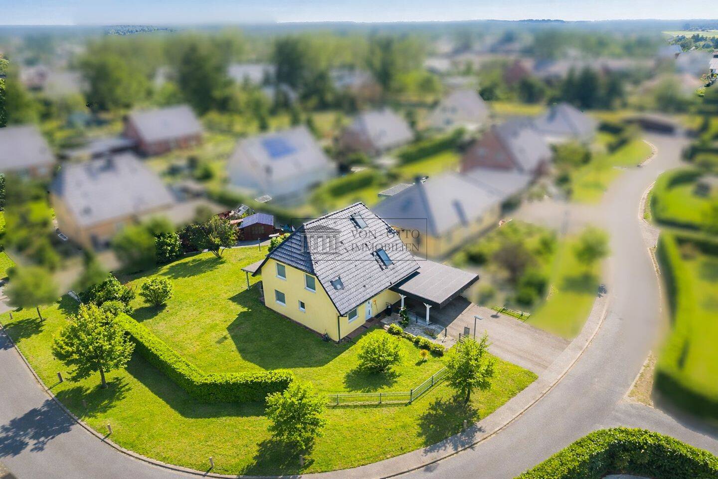 Thumbnail-Einfamilienhaus mit Kamin, Südterrasse und Dachboden