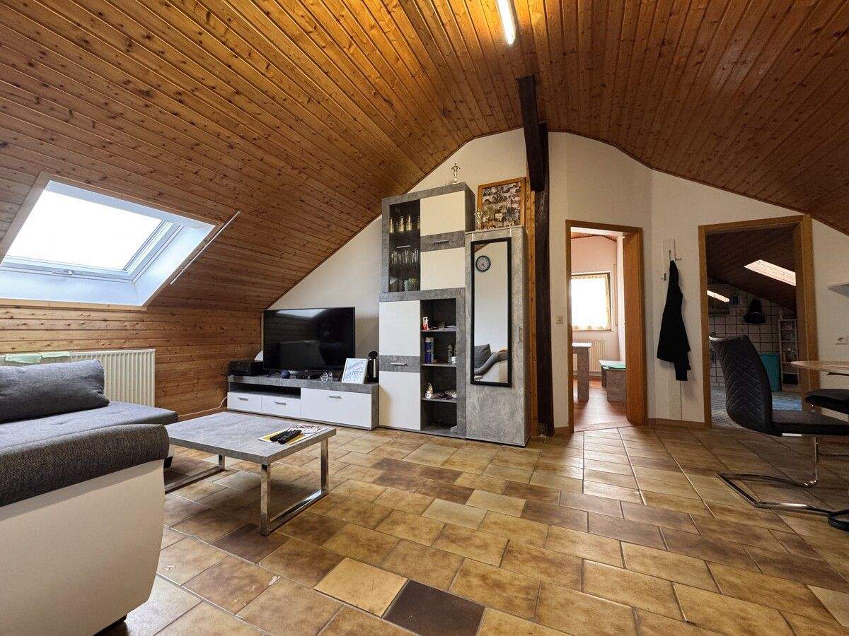 Thumbnail-Helle 3-Zimmer-DG-Wohnung in ruhiger Lage zum Mieten ab 01.06.2026 frei