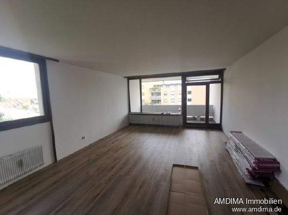 Thumbnail-3-Zimmer-Wohnung mit Balkon und Tiefgaragenstellplatz