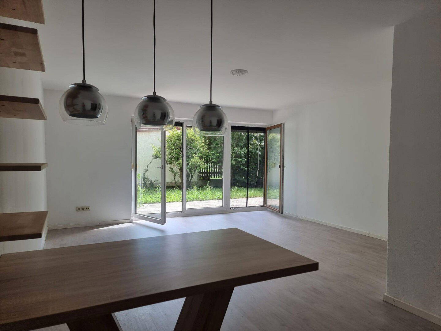 Thumbnail-Ruhige, sonnige 2-Zimmer Gartenwohnung - 59 qm - mit Südterrasse im Münchner Norden