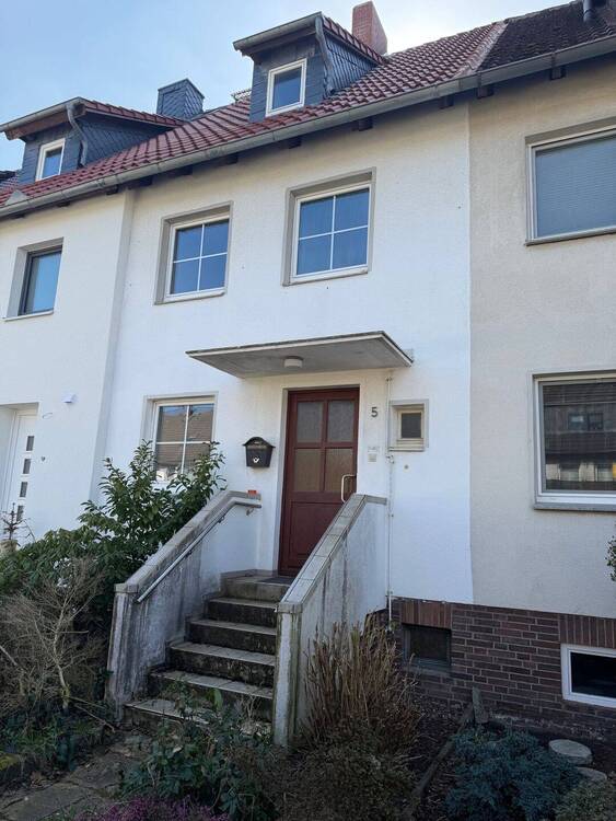 Thumbnail-Ihr neues IMMOBILIEN QUARTIER: charmantes Reihenhaus - bereit für frischen Wind in Engelbostel