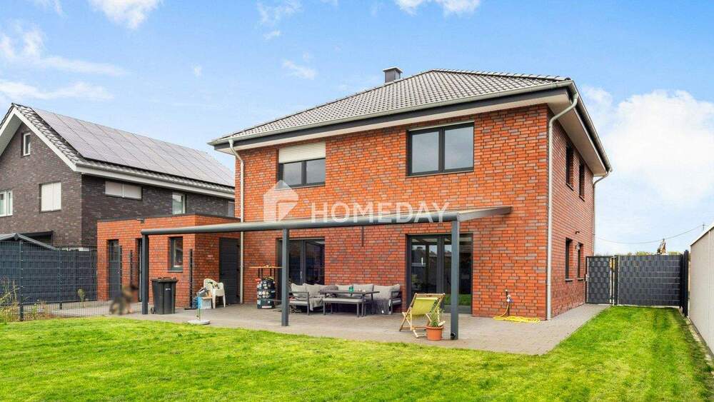 Thumbnail-Wohnen mit Zukunft: Neuwertiges KfW-55-Haus mit Garten und moderner Ausstattung