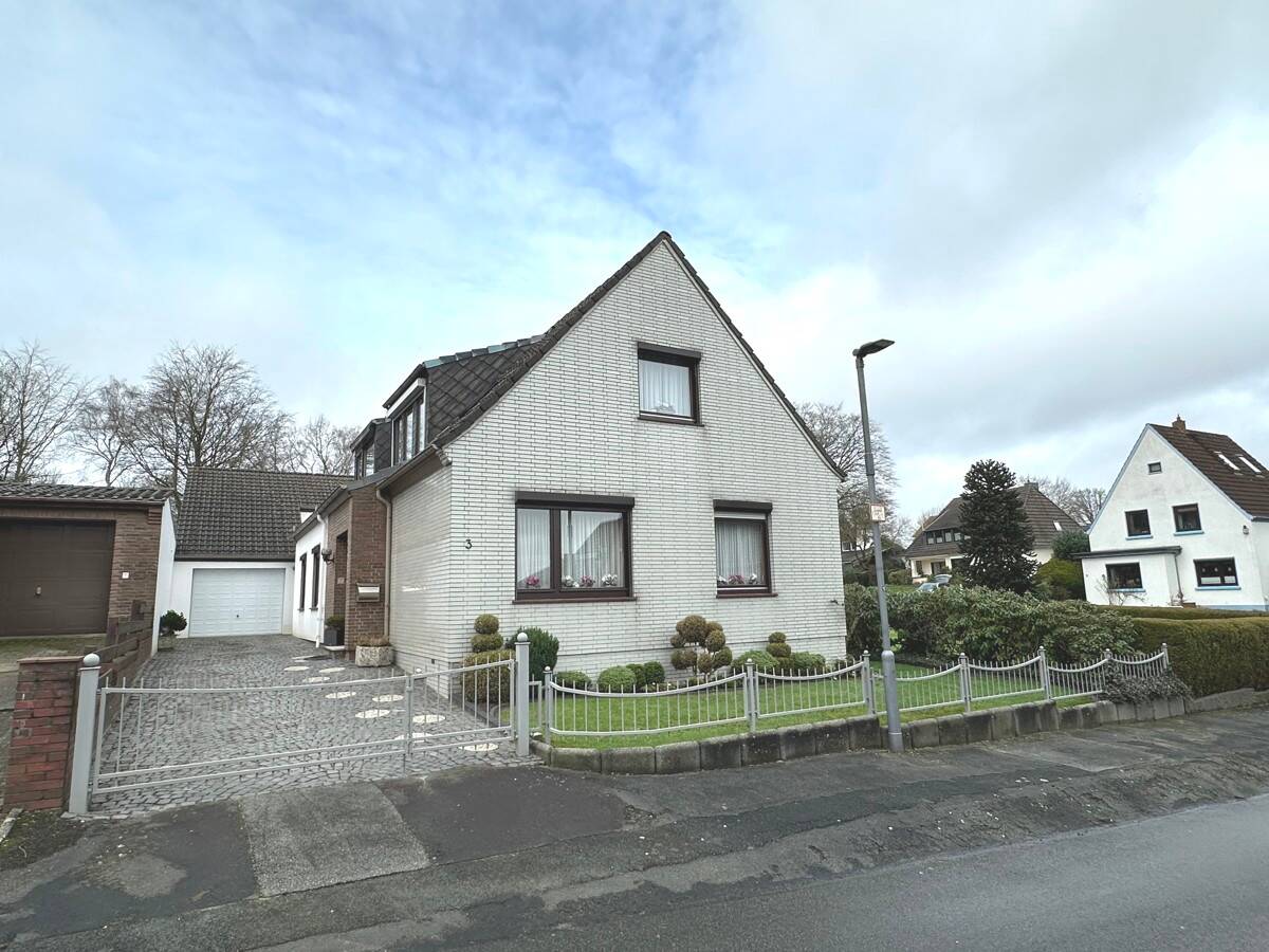 Thumbnail-PURNHAGEN-IMMOBILIEN - Schönebeck - freist. 1-2-Fam.-Haus mit Garage u. kl. Grundstück in guter Lage