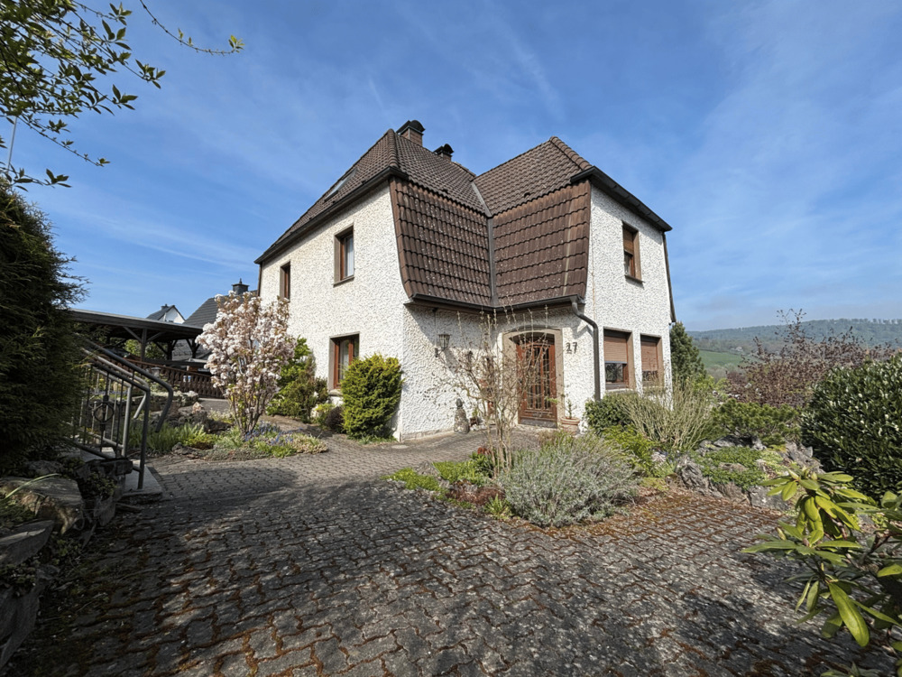 Thumbnail-Haus in Balve mit viel Raum und Gestaltungsmöglichkeiten