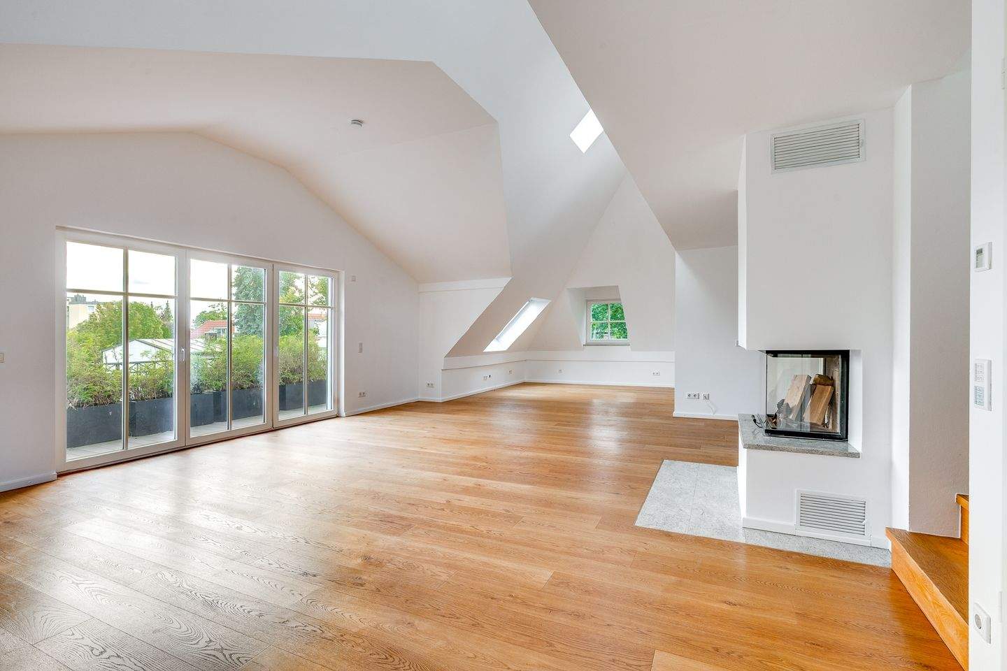 Thumbnail-AIGNER - Elegantes Wohnen: Exklusives Dachgeschoss mit herrlicher Sonnenterrasse