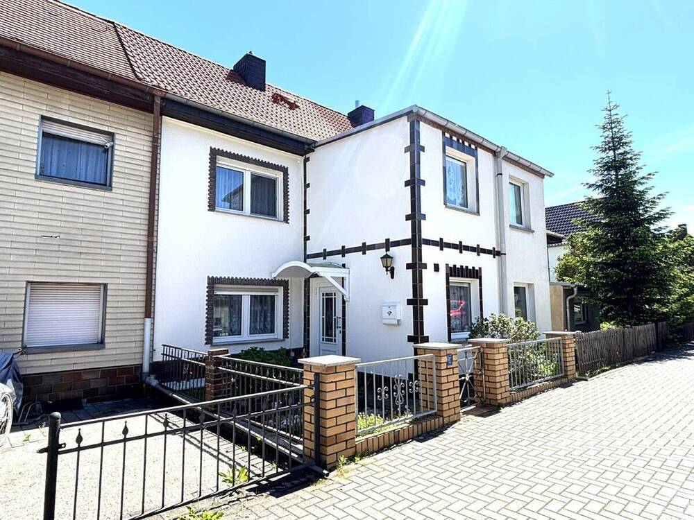 Thumbnail-Zentrales Reihenmittelhaus auf ca. 146 m² Wohnfläche mit üppigen Nebegelass im Ortsteil Sandersdorf