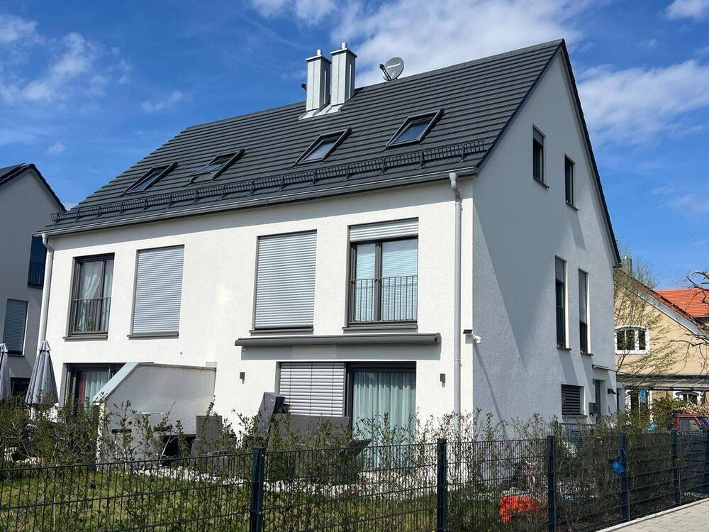 Thumbnail-**Moderne, exklusive DHH mit Garage, Stpl. und neuwertiger EBK in Neufahrn-Süd (S1)**