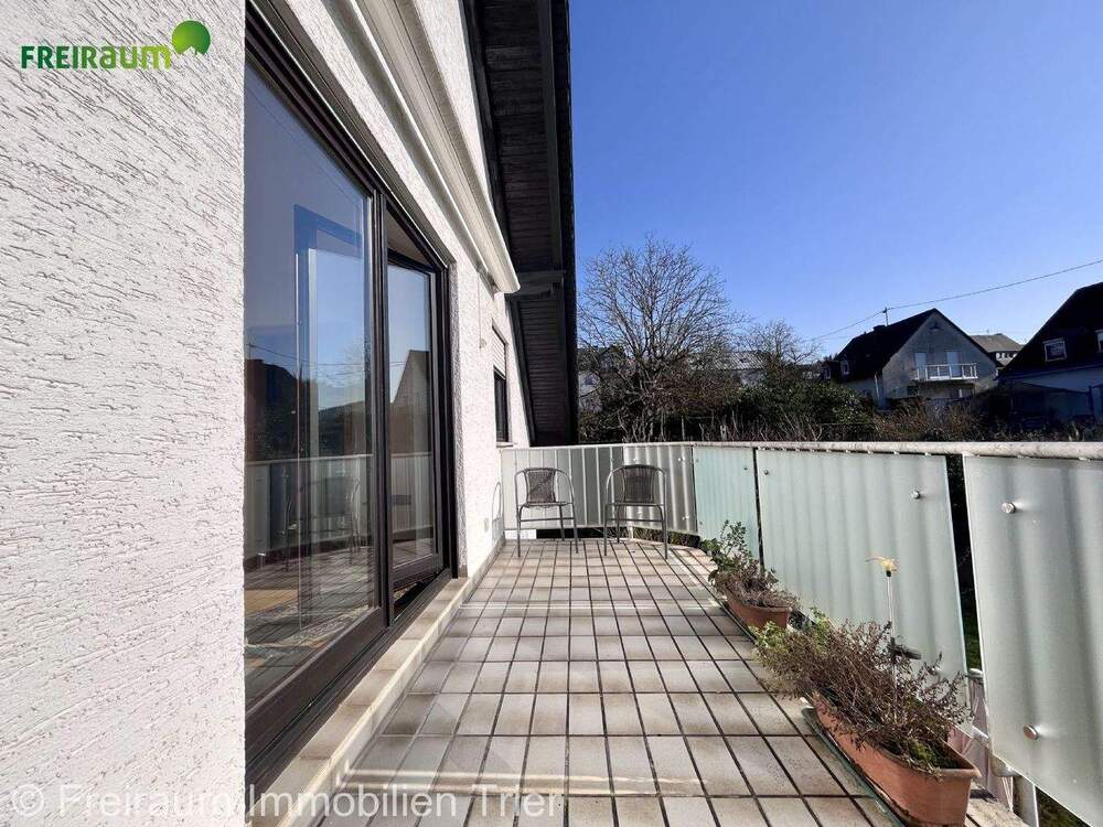 Thumbnail-TR-Ruwer: Sonnige 3 ZKB Eigentumswohnung mit Balkon und Stellplatz in beliebter Höhenlage.